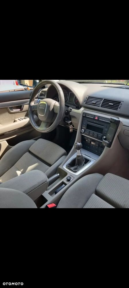 Audi A4 Limousine - 8