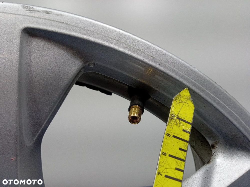 AUDI A4 B8 FELGA ALUMINIOWA 7JX17 ET37 5X112 8R0601025E - 8