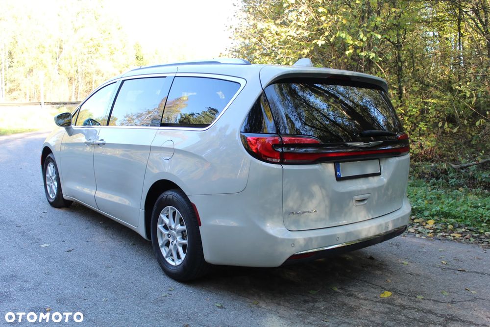 Chrysler Pacifica - 6