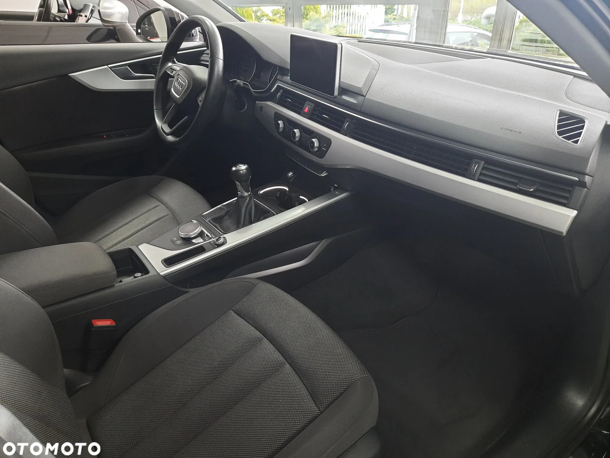 Audi A4 Avant 2.0 TDI - 9