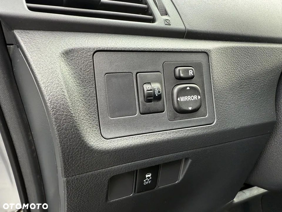 Toyota Verso 1.8 Premium 7os - 20