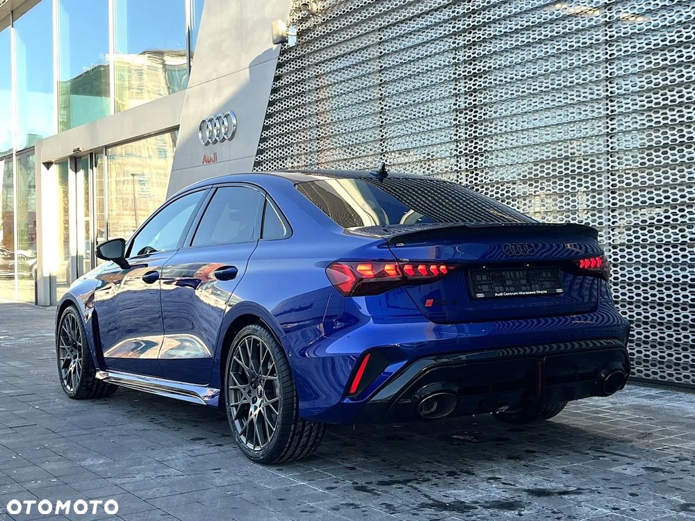 Audi RS3 Limousine - 4