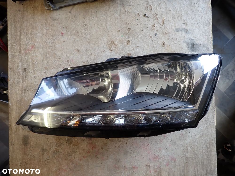 SKODA FABIA III LIFT LAMPA LEWA/PRAWA PRZÓD EUROPA 6V1941015D - 1