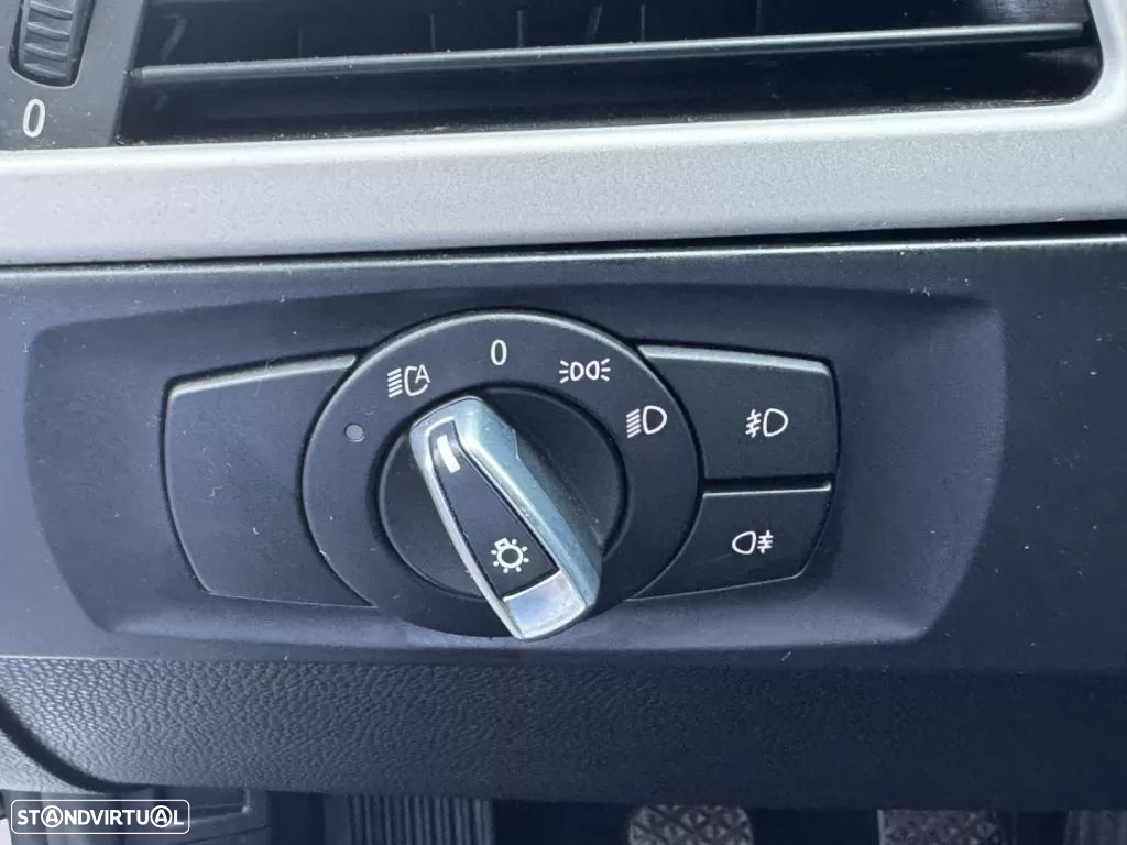 BMW 318 d DPF Touring Edition Sport - 15