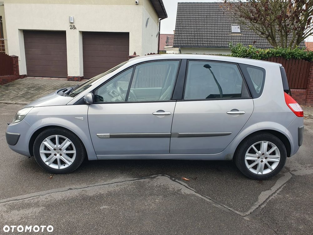 Renault Scenic 2.0 Confort Privilege - 10