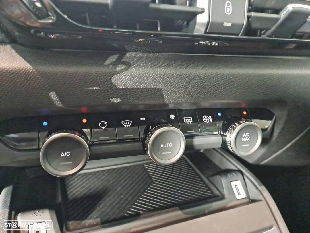 Citroën C4 1.2 Hybrid Plus e-DSC6 - 23