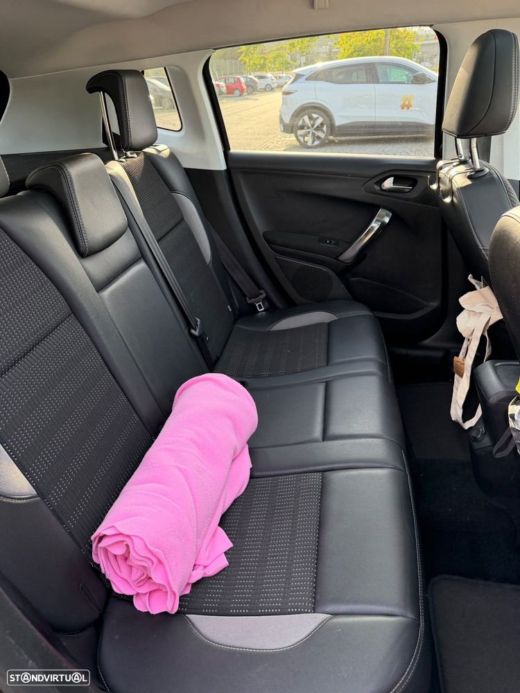 Peugeot 2008 1.6 e-HDi Allure - 10