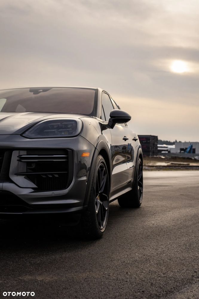 Porsche Cayenne Turbo GT - 5