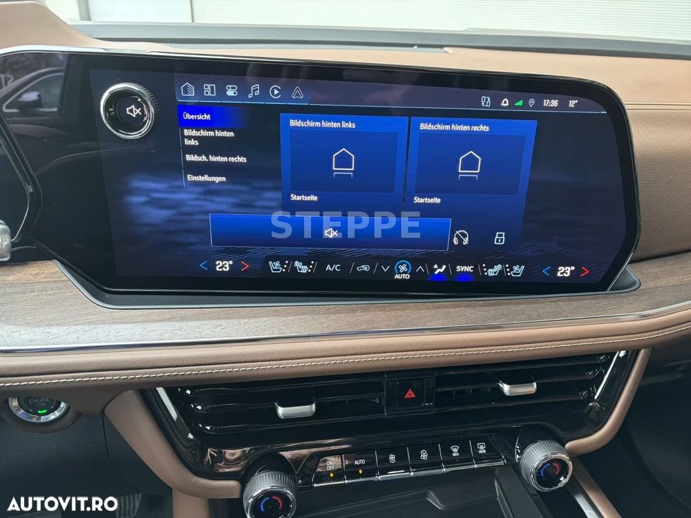 Chevrolet Suburban - 28