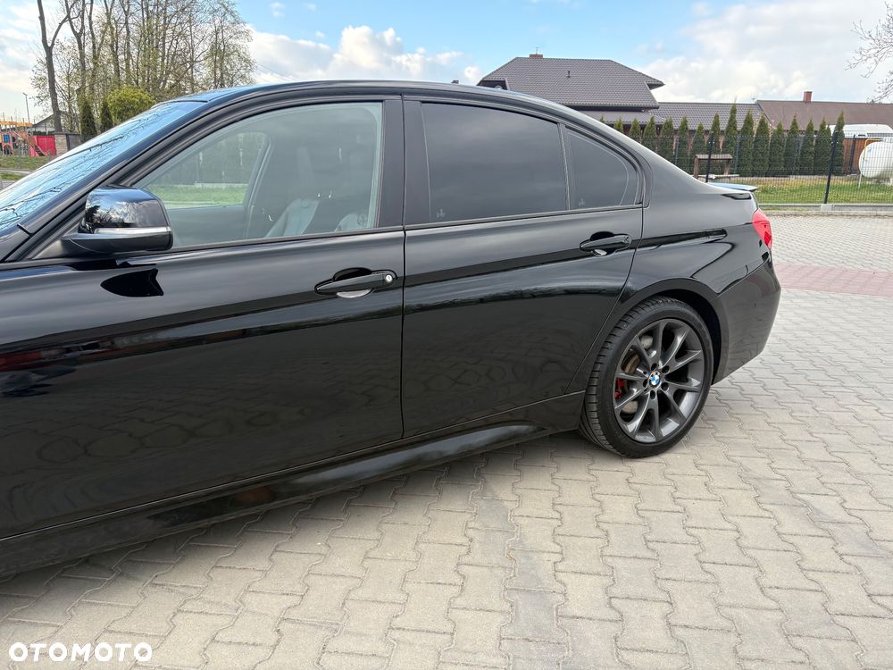 BMW Seria 3 330d M Sport - 4