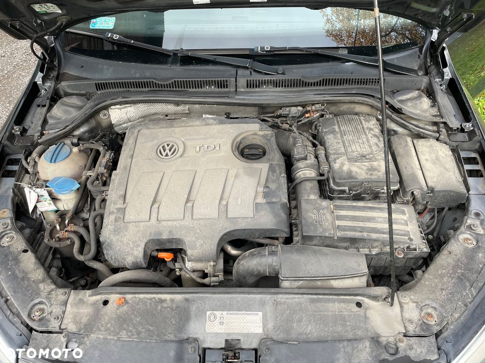 Volkswagen Jetta 1.6 TDI Highline - 19