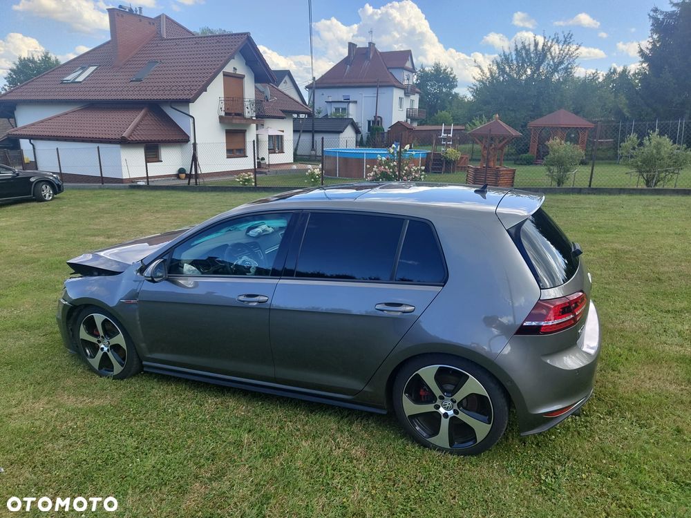 Volkswagen Golf GTI BlueMotion Technology DSG - 16