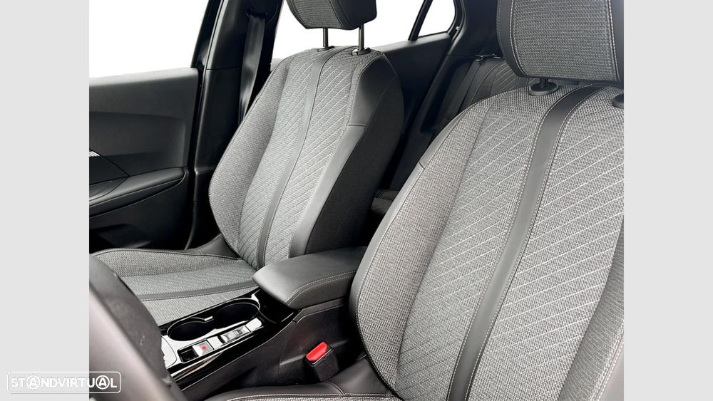 Peugeot 2008 1.2 Hybrid Allure e-DCS6 - 12