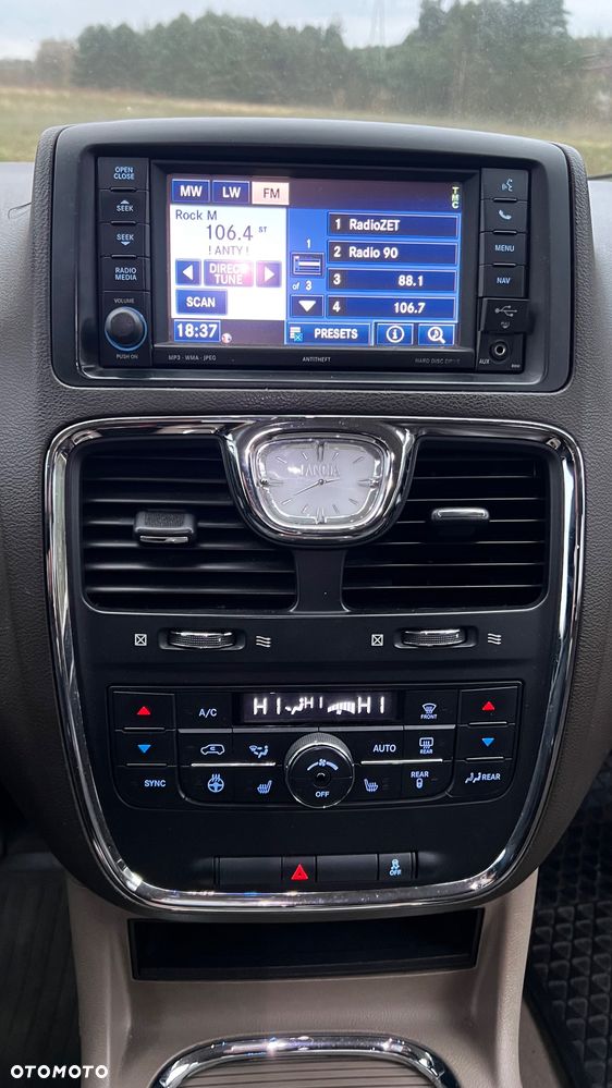 Lancia Voyager - 17