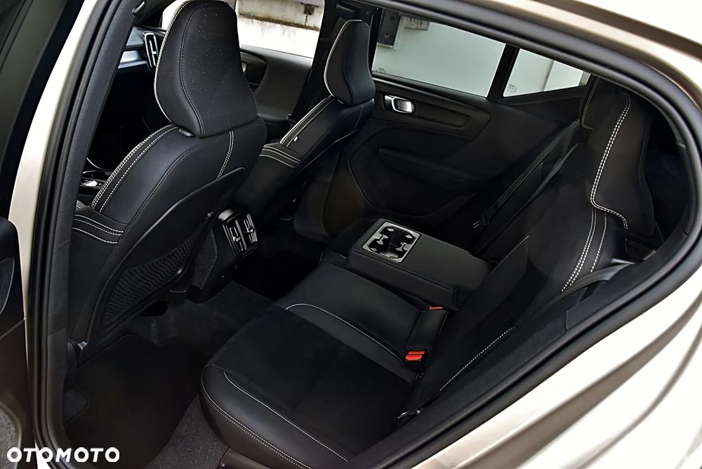 Volvo XC 40 B4 Core - 22