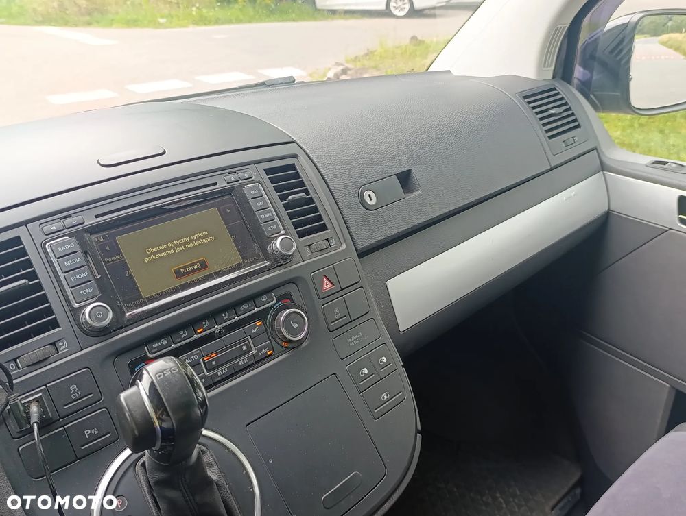Volkswagen Multivan - 12