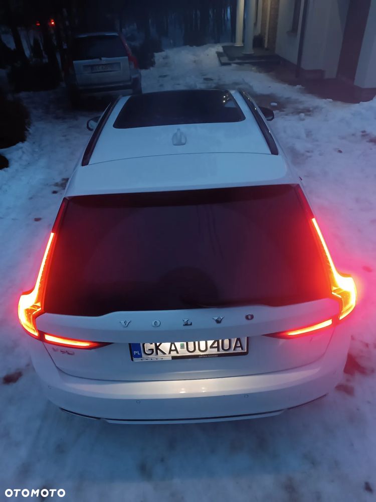 Volvo V90 T8 AWD Plug-In Hybrid R-Design - 38