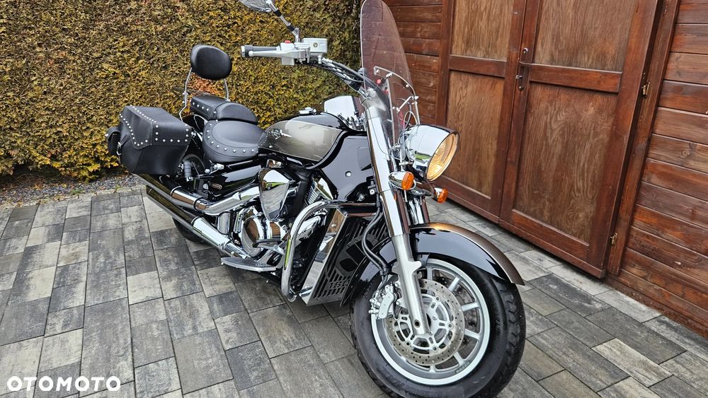 Suzuki Intruder - 7