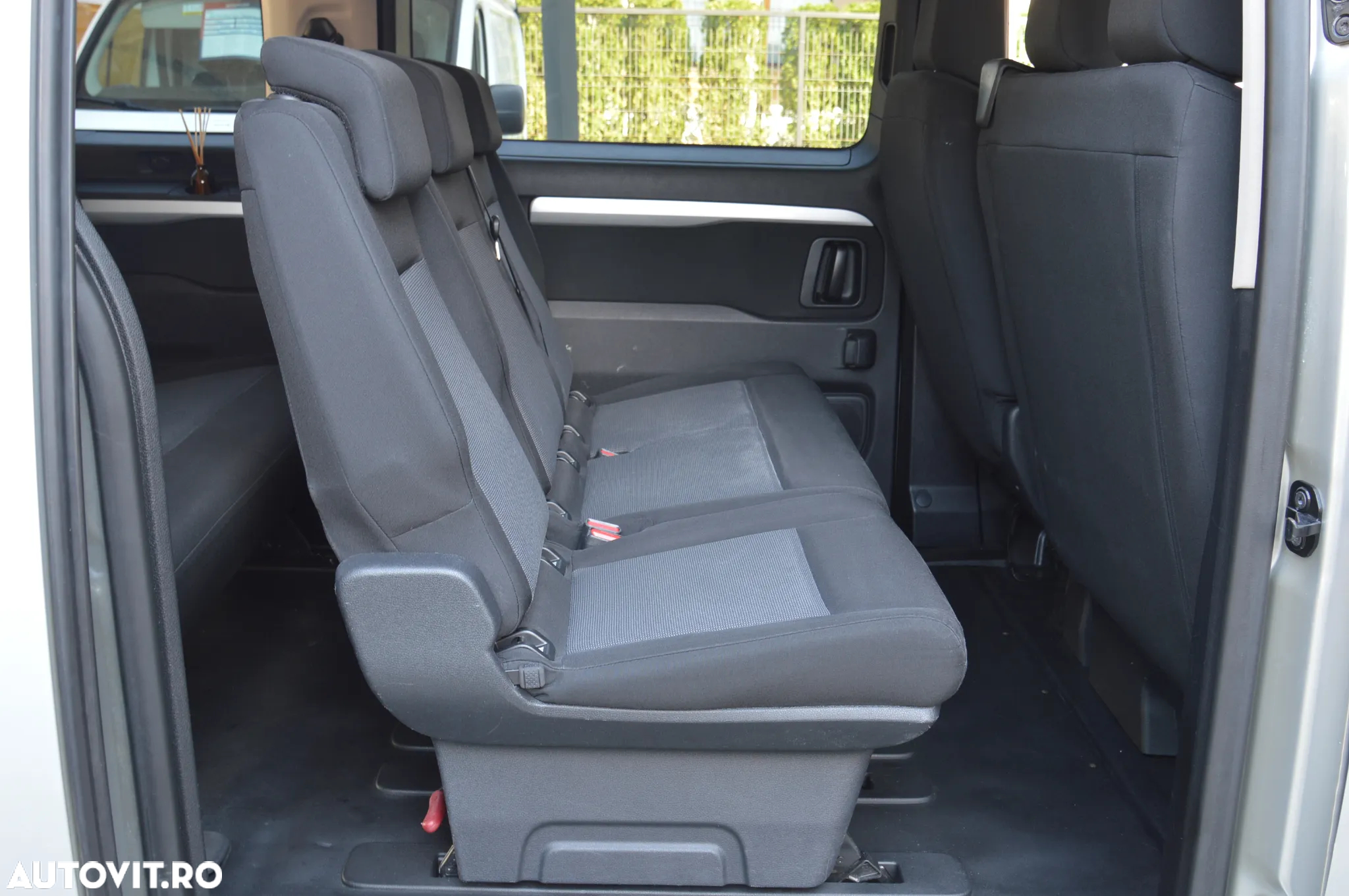 Peugeot Traveller L3H1 1.6 BlueHDI 115 S&S Combispace - 16