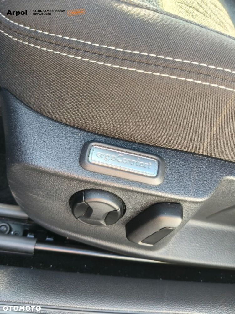 Volkswagen Passat - 11