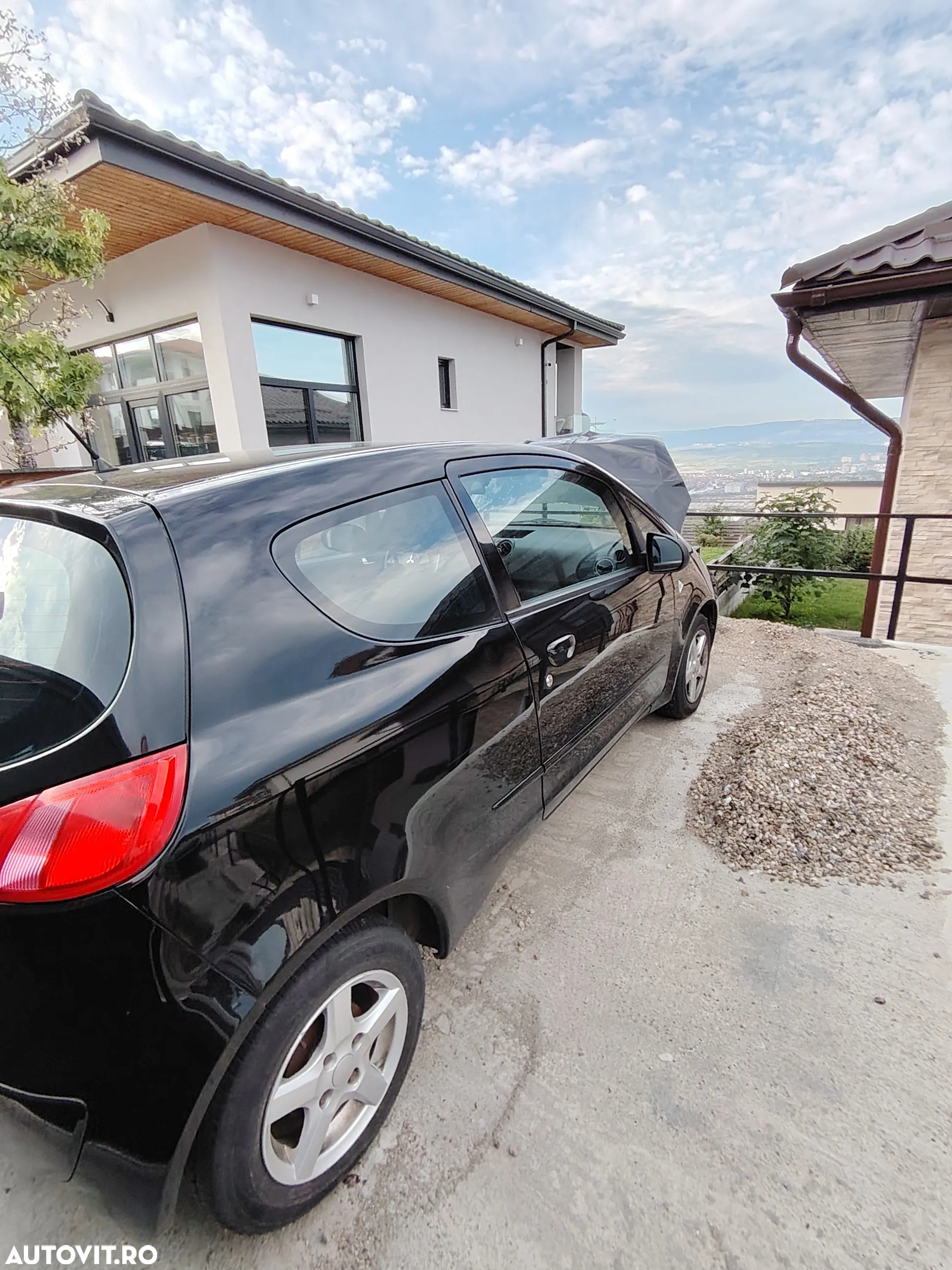 Mitsubishi Colt - 5