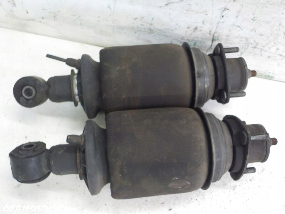 SCANIA PODUSZKA KABINY - 2