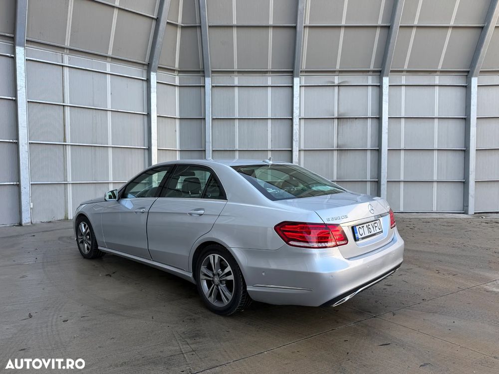 Mercedes-Benz E 250 BlueTEC 4Matic 7G-TRONIC Elegance - 12