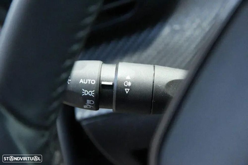 Peugeot 208 1.2 PureTech Active — fotografia 6
