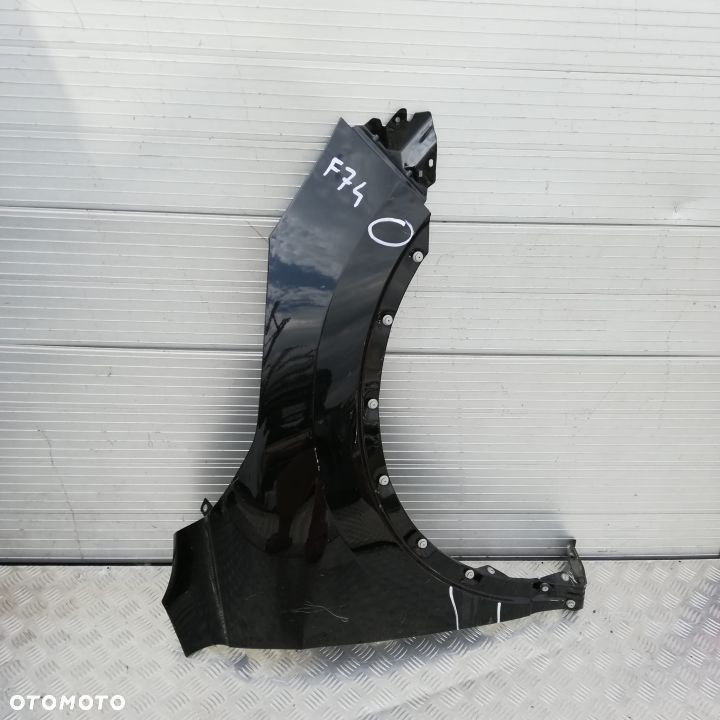 F74/F831 PRAWY BŁOTNIK NISSAN QASHQAI 2013- - 1