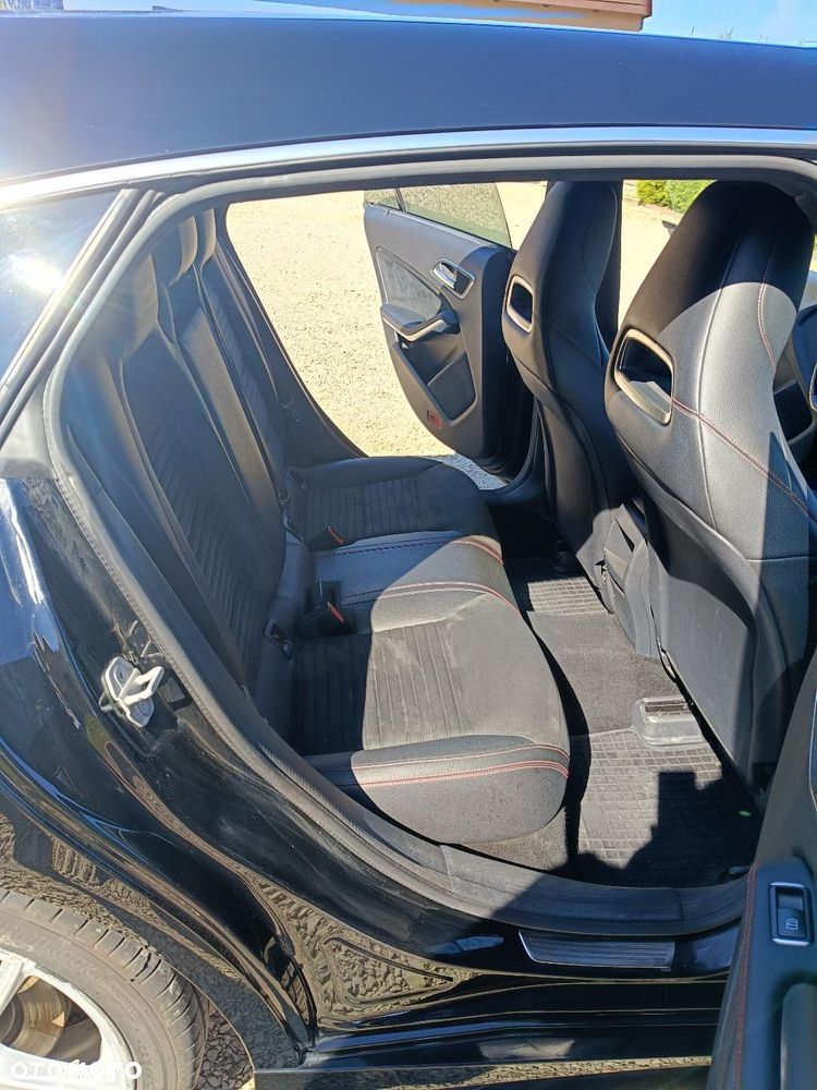 Mercedes-Benz CLA 200 7G-DCT AMG Line - 8