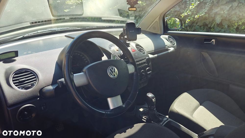 Volkswagen New Beetle - 21