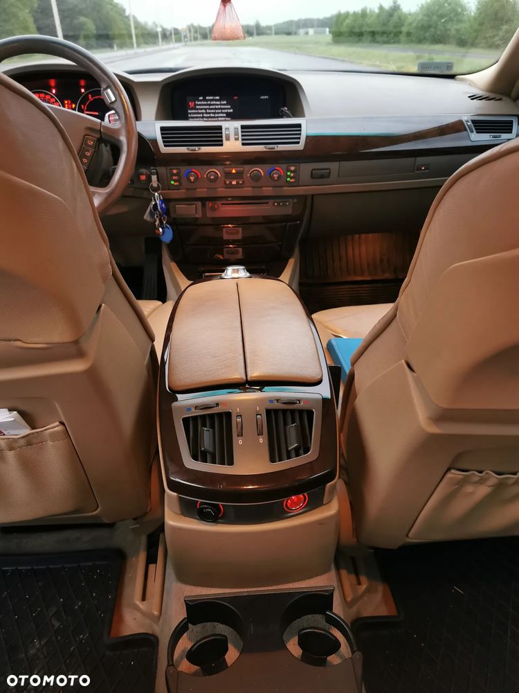 BMW Seria 7 - 12