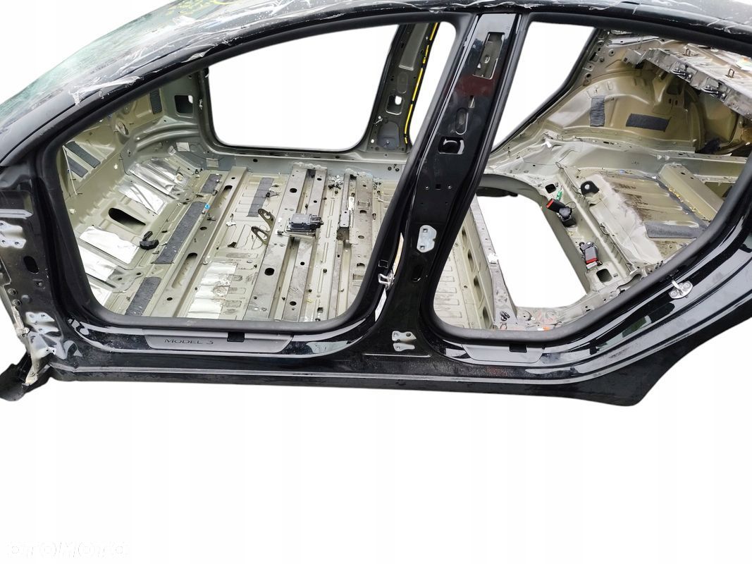 PRÓG LEWY SŁUPEK ŚRODKOWY TESLA MODEL 3 LIFT (2023-) KOLOR PBSB - 1