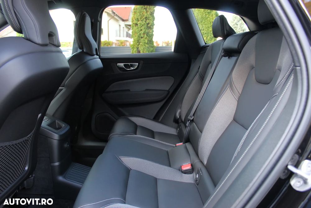 Volvo XC 60 T8 AWD AT PHEV Ultra Black Edition - 11