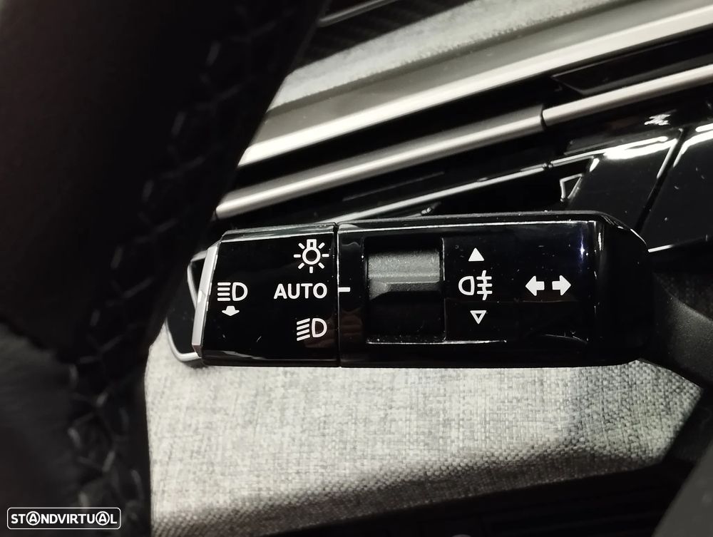 Peugeot 3008 1.2 Hybrid Allure e-DCS6 - 25