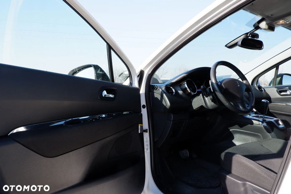 Peugeot 5008 HDI FAP 110 EGS6 Tendance - 23