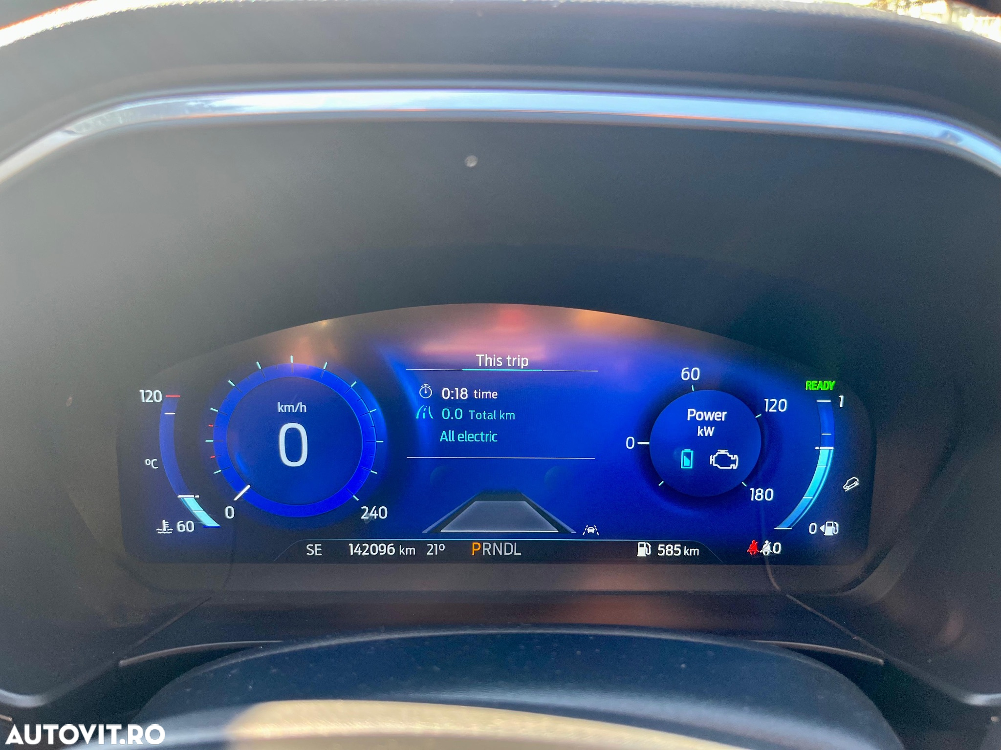 Ford Kuga 2.5 Duratec FHEV TITANIUM - 9