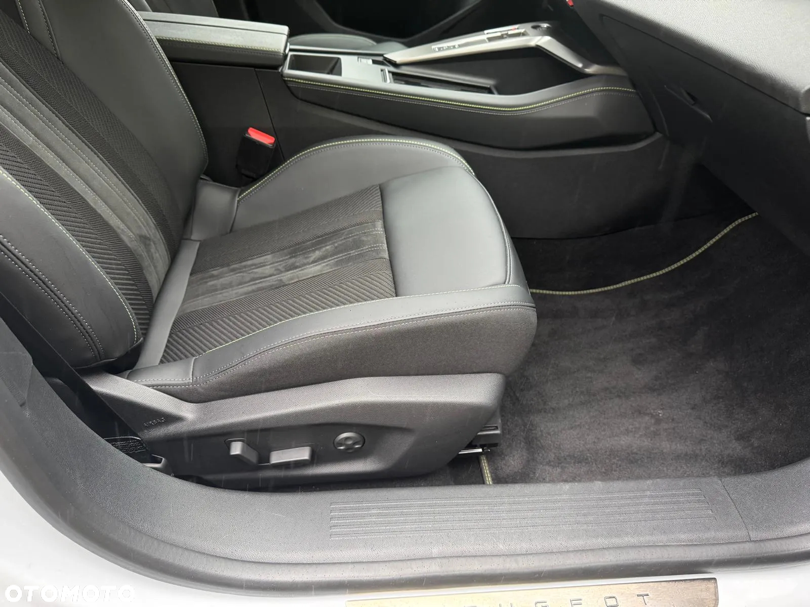 Peugeot 408 1.2 PureTech GT S&S EAT8 - 25