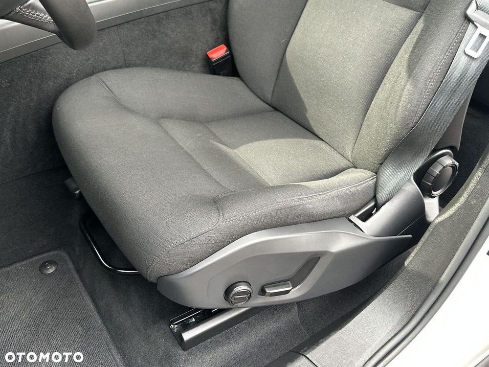 Volvo XC 60 B4 B Momentum - 14