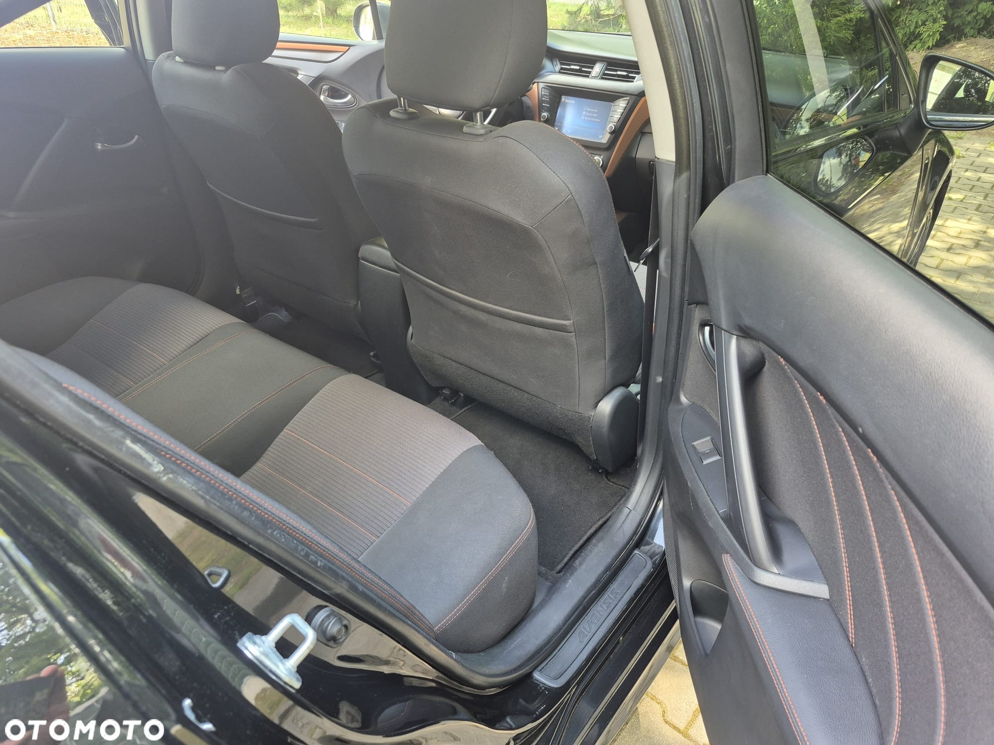 Toyota Avensis 2.0 D-4D Premium - 14