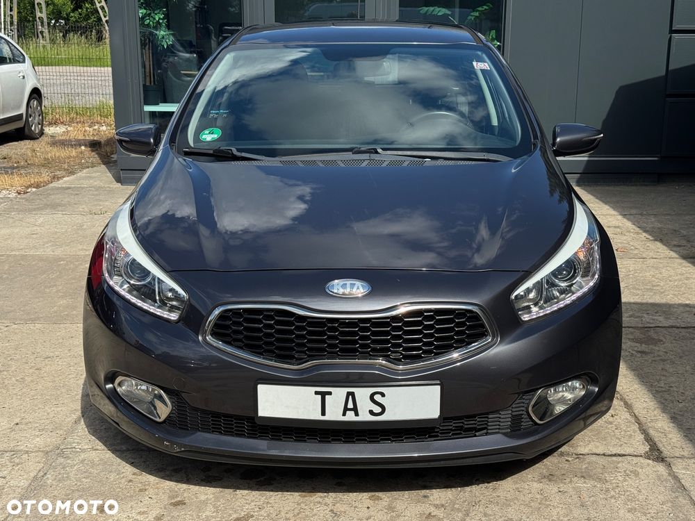 Kia Ceed 1.6 GDI Dream Team Edition - 2