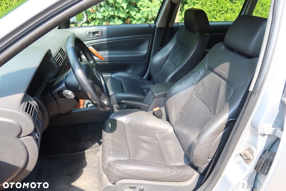 Volkswagen Passat 1.9 TDI Highline - 9