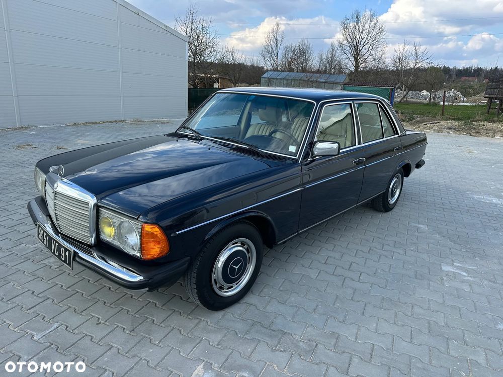 Mercedes-Benz W123 - 2