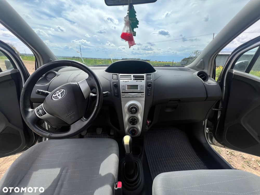 Toyota Yaris - 8