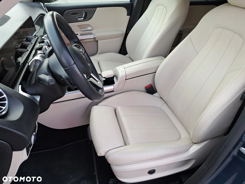 Mercedes-Benz GLB - 16