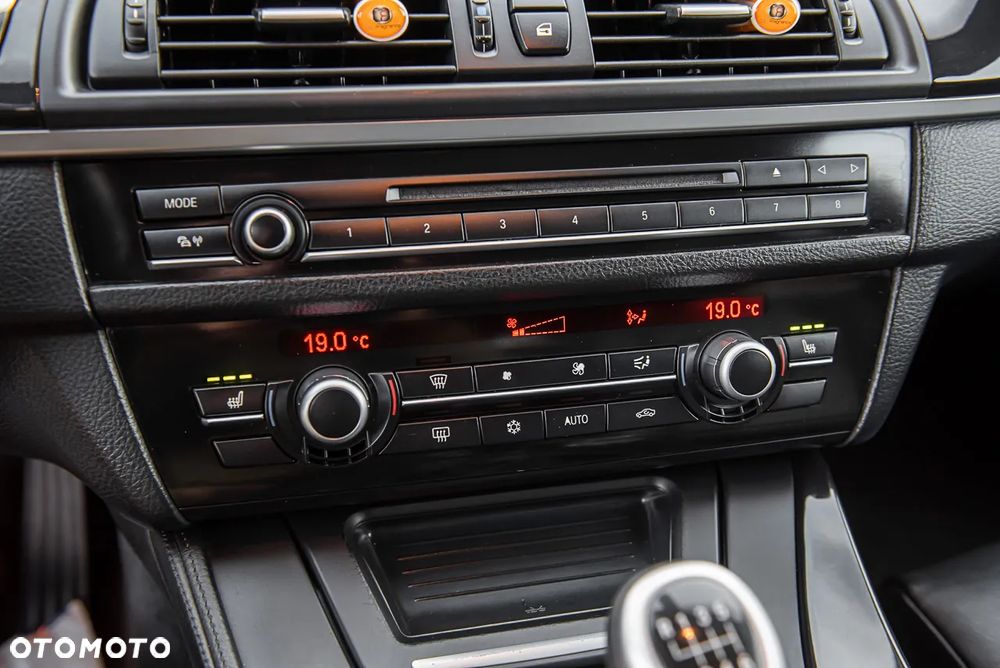 BMW Seria 5 525d Touring - 22