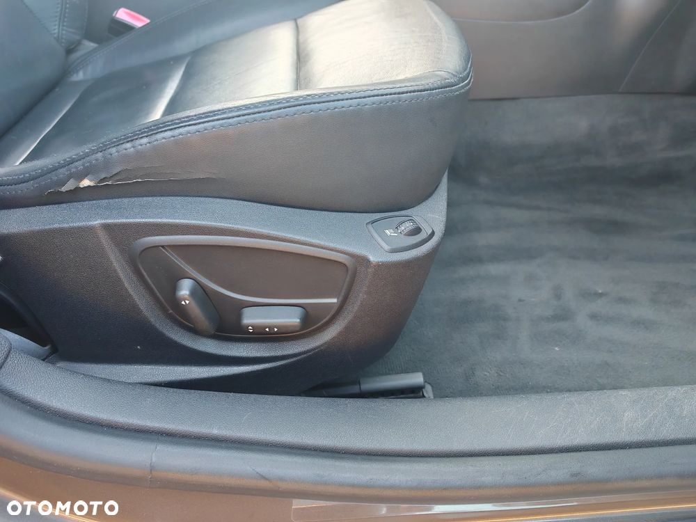 Renault Laguna 2.0 dCi FAP Initiale - 12