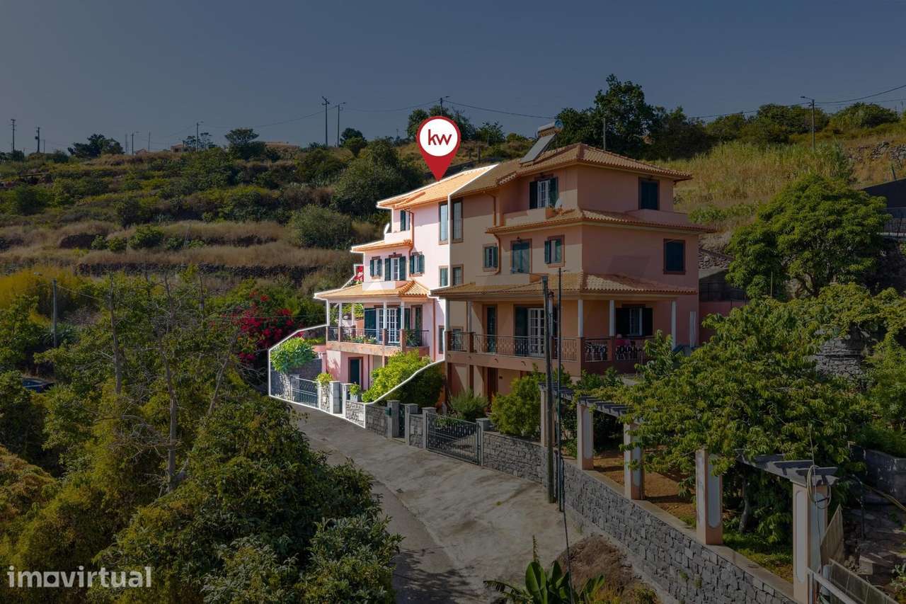 Moradia T3 Geminada com Churrascaria, Jardim e Vista Mar em Gaula - Grande imagem: 4/60
