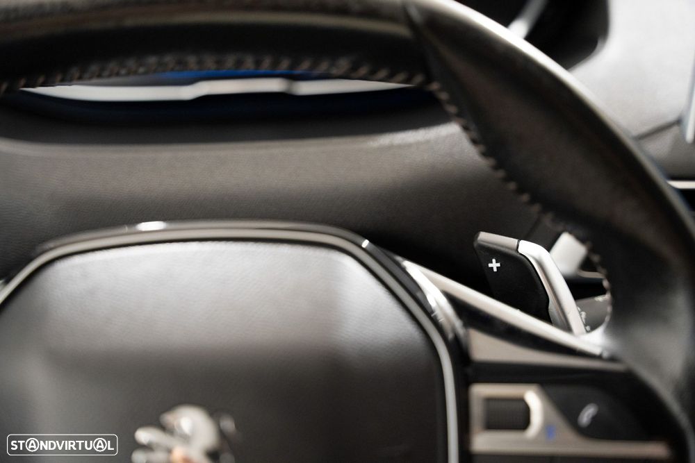 Peugeot 5008 1.2 PureTech Allure EAT8 - 12