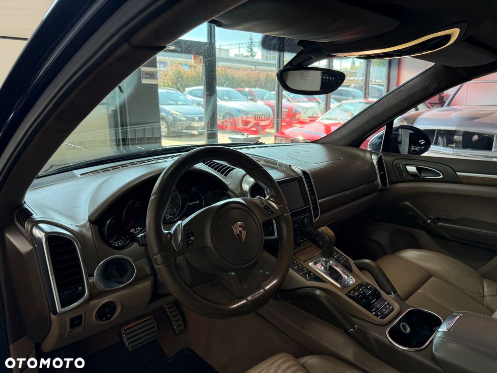 Porsche Cayenne S - 12